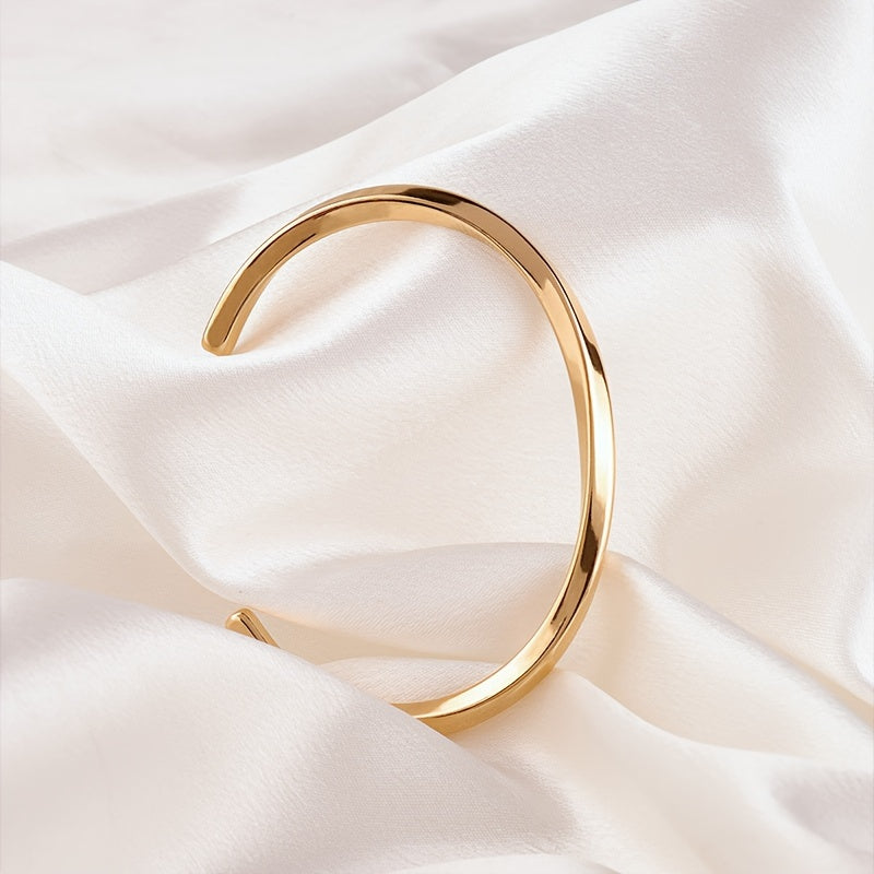 Unisex Stylish Stainless Steel Mobius Open Bangle